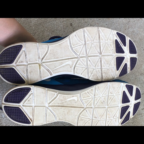 Nike Running Shoes - Picture 3 of 3